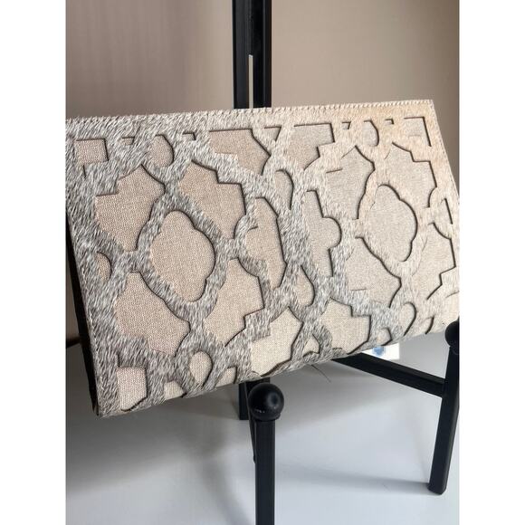 NWT Piper Collection Emma Grey Laser Cut Cowhide Clutch Purse Bag - Picture 4 of 8